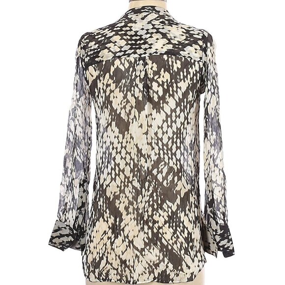 Vince Silk Basketweave Printed Button Down Shirt - Picture 3 of 15